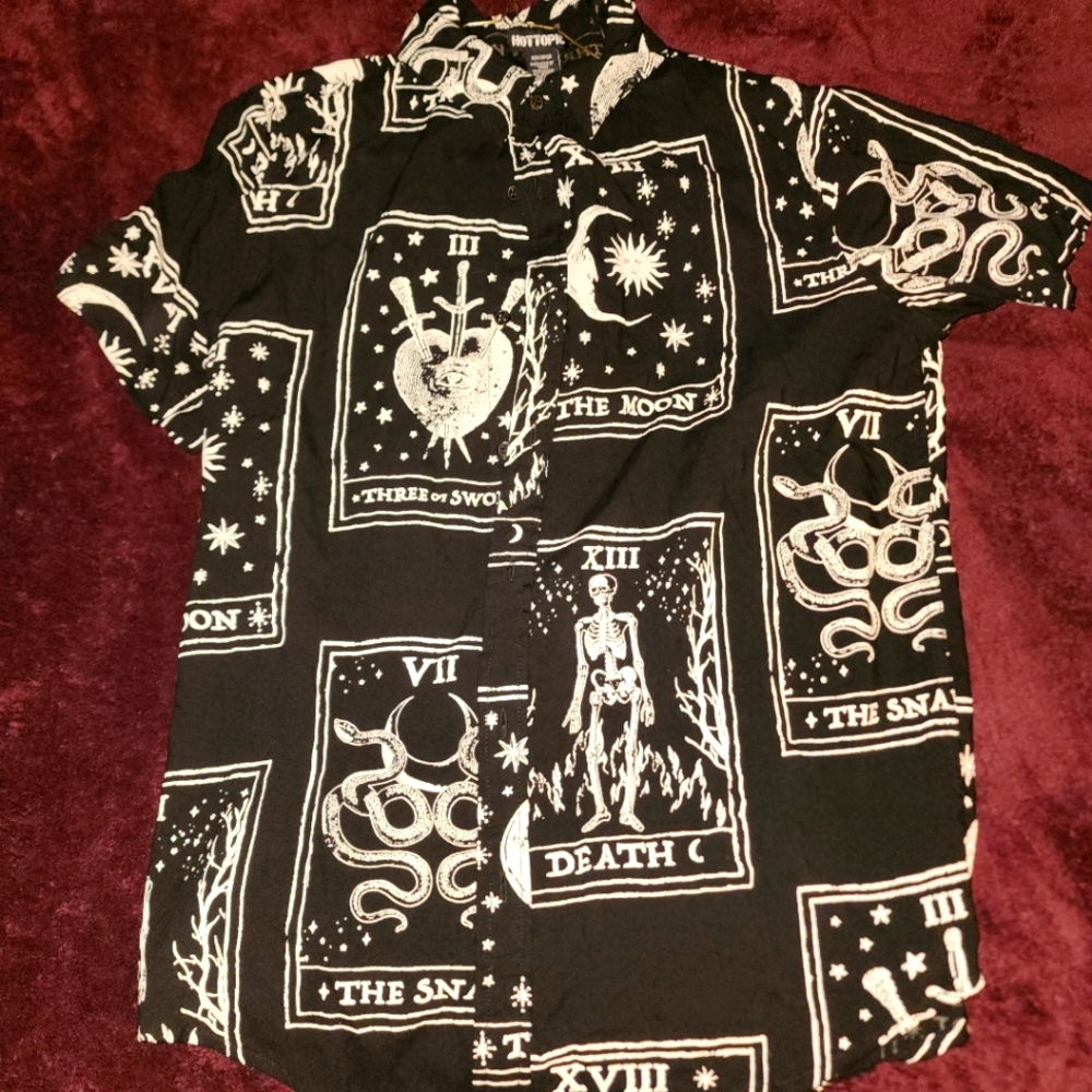 Hot topic button up tarot card shirt